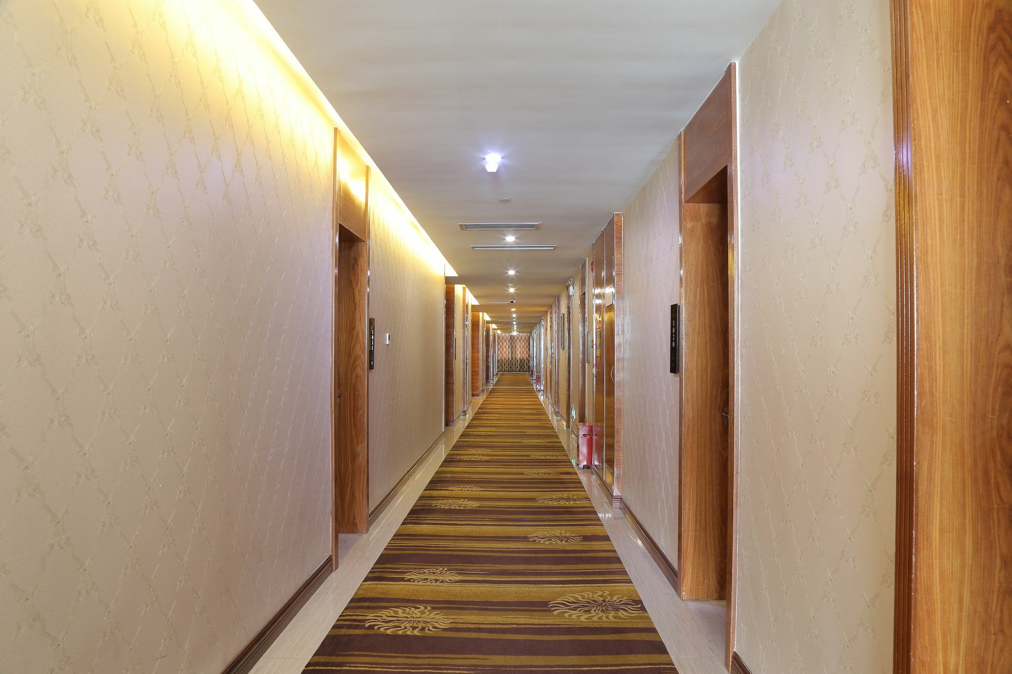 Oubon International Hotel Guangzhou Bagian luar foto