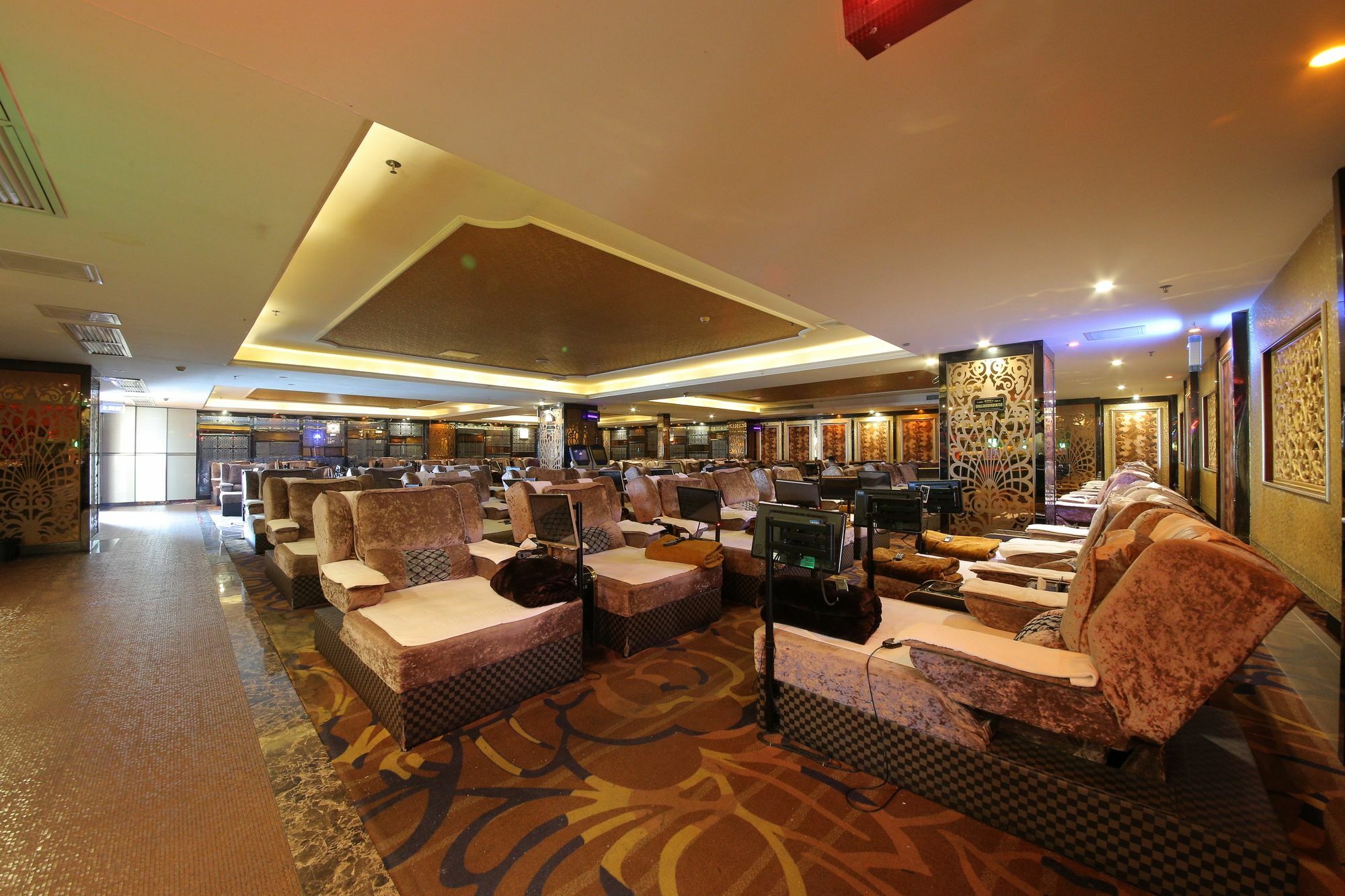 Oubon International Hotel Guangzhou Bagian luar foto