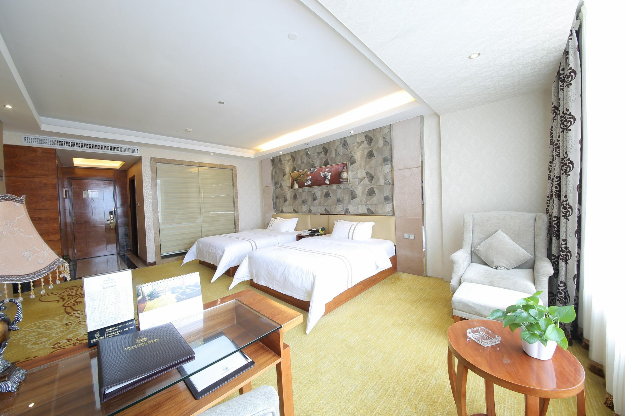 Oubon International Hotel Guangzhou Bagian luar foto